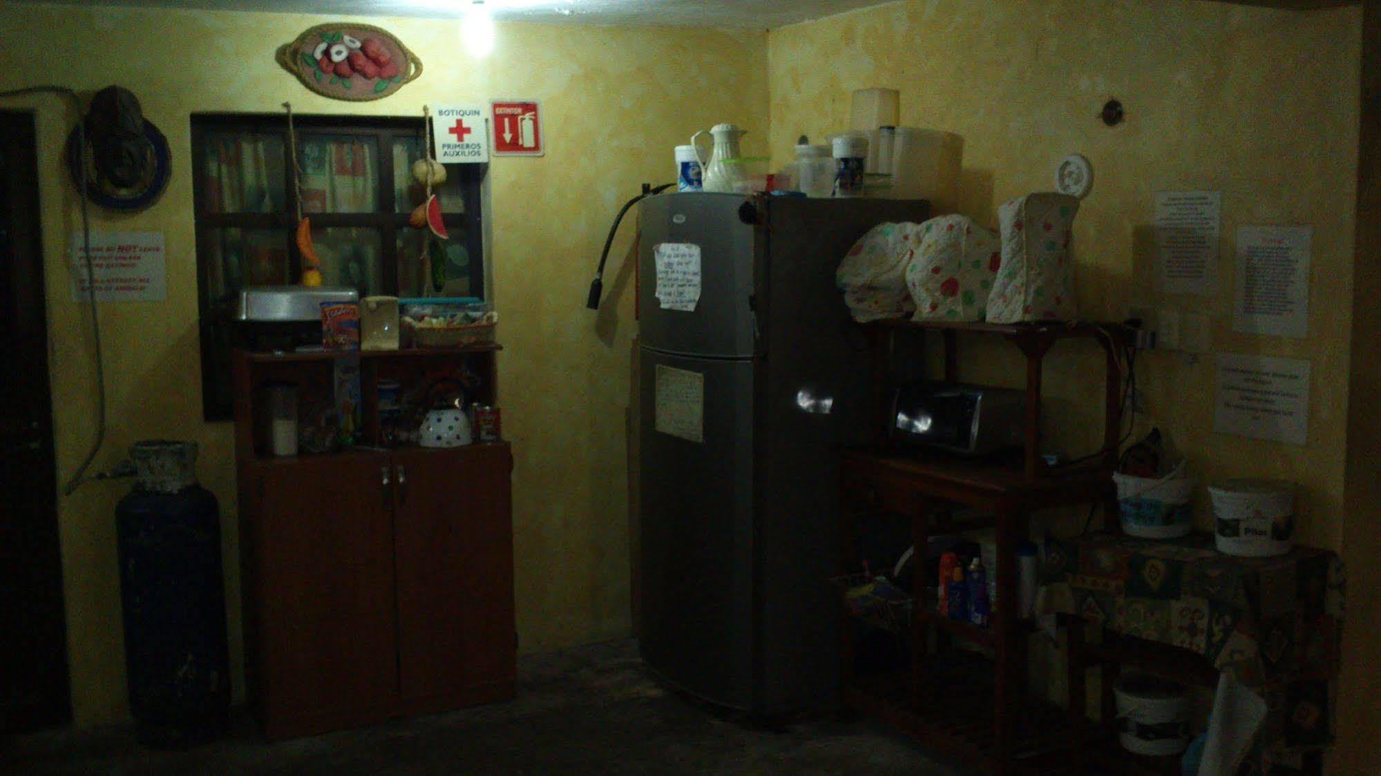 Amigos Hostel 코수멜 외부 사진